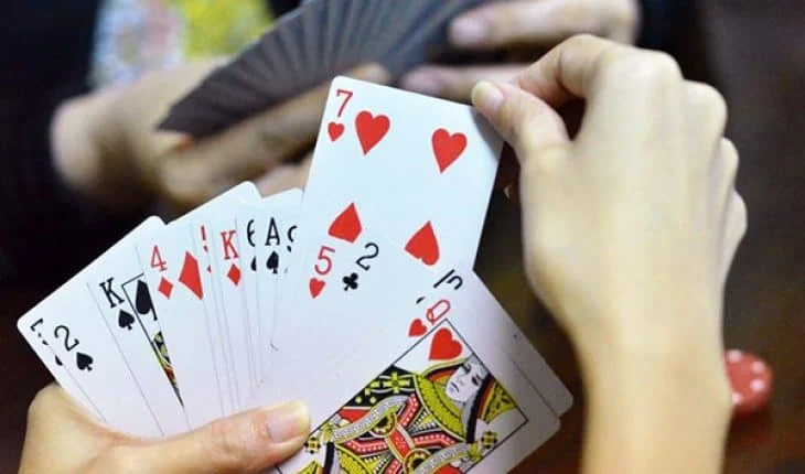 Thắng Trắng Trong Game Bài Tiến Lên Là Gì?